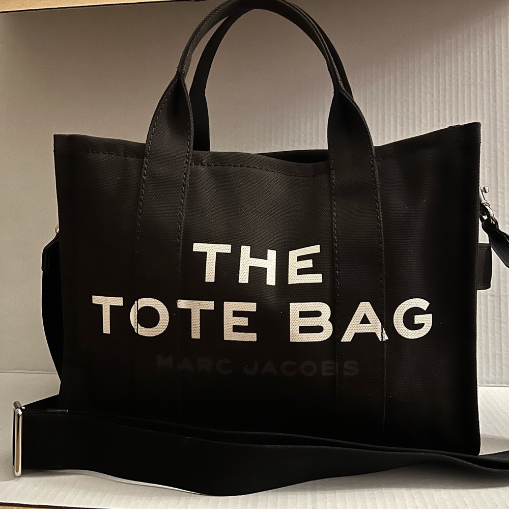 Marc Jacobs the Medium Tote Bag